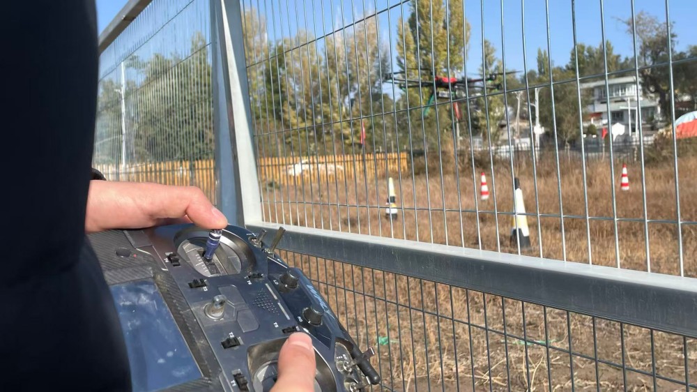 新疆保华润天学无人机，高薪就业捷径！CAAC执照才是硬道理