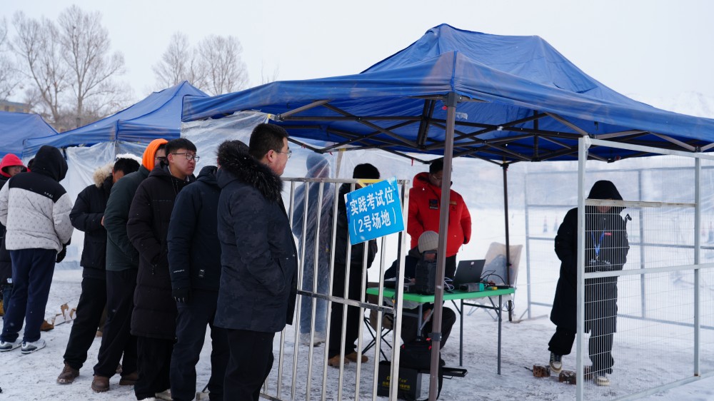 南疆沃土上的无人机人才摇篮：保华润天双证培训开启职业新蓝海