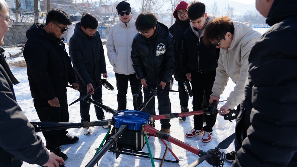 保华润天航空无人机培训：新疆学员的飞行起点站